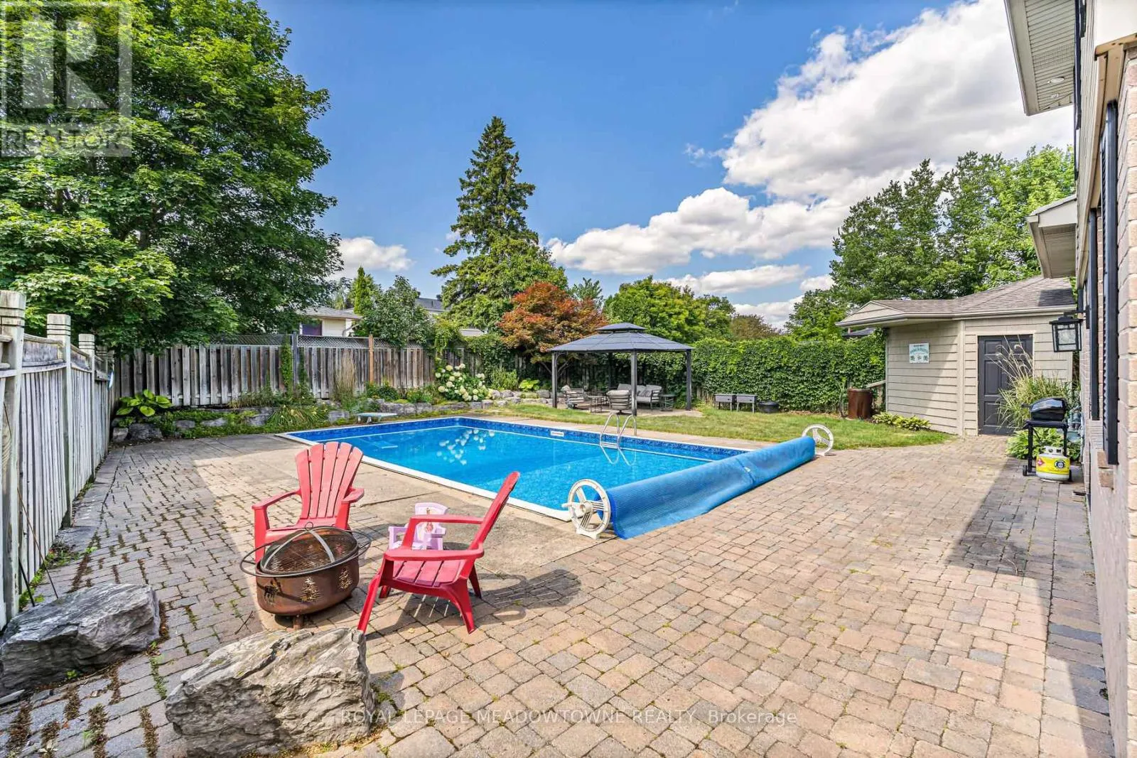 113 IRWIN CRESCENT