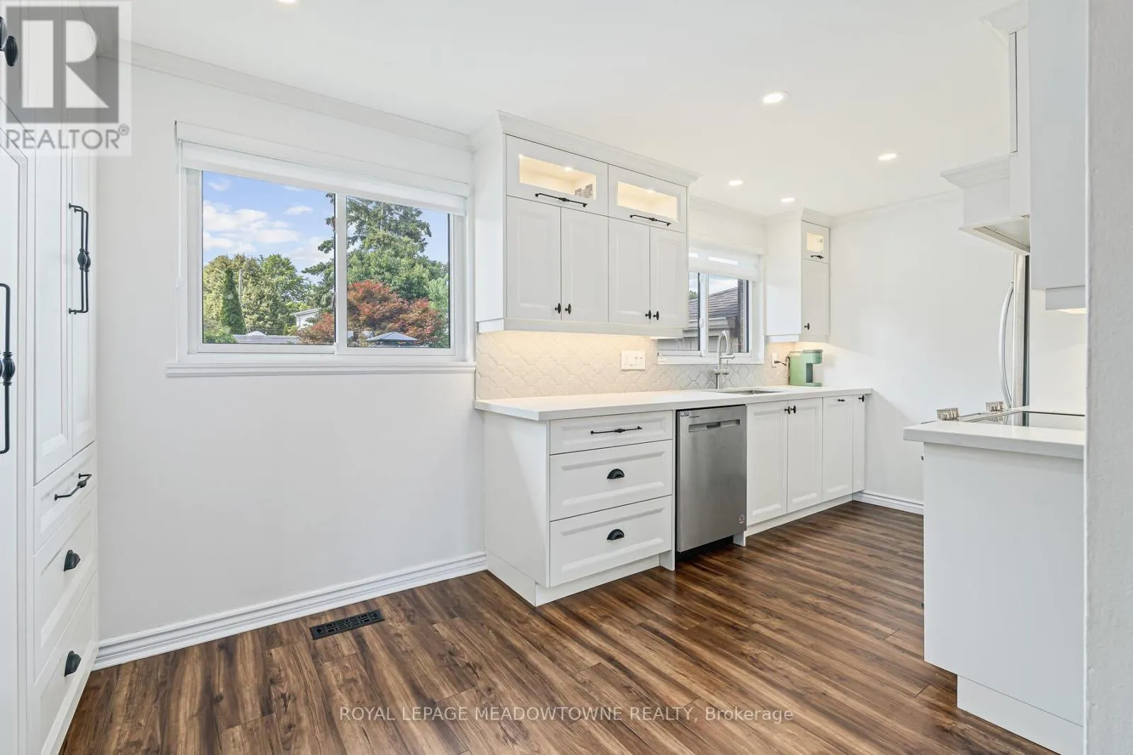 113 IRWIN CRESCENT