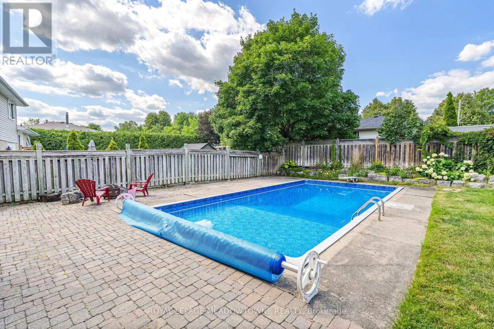 113 IRWIN CRESCENT
