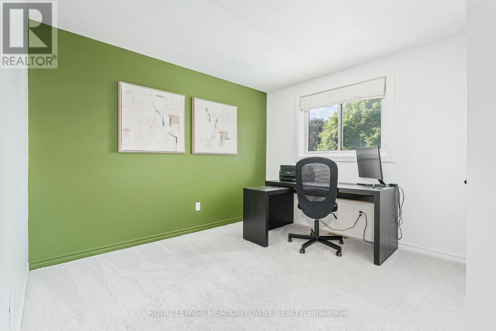 113 IRWIN CRESCENT