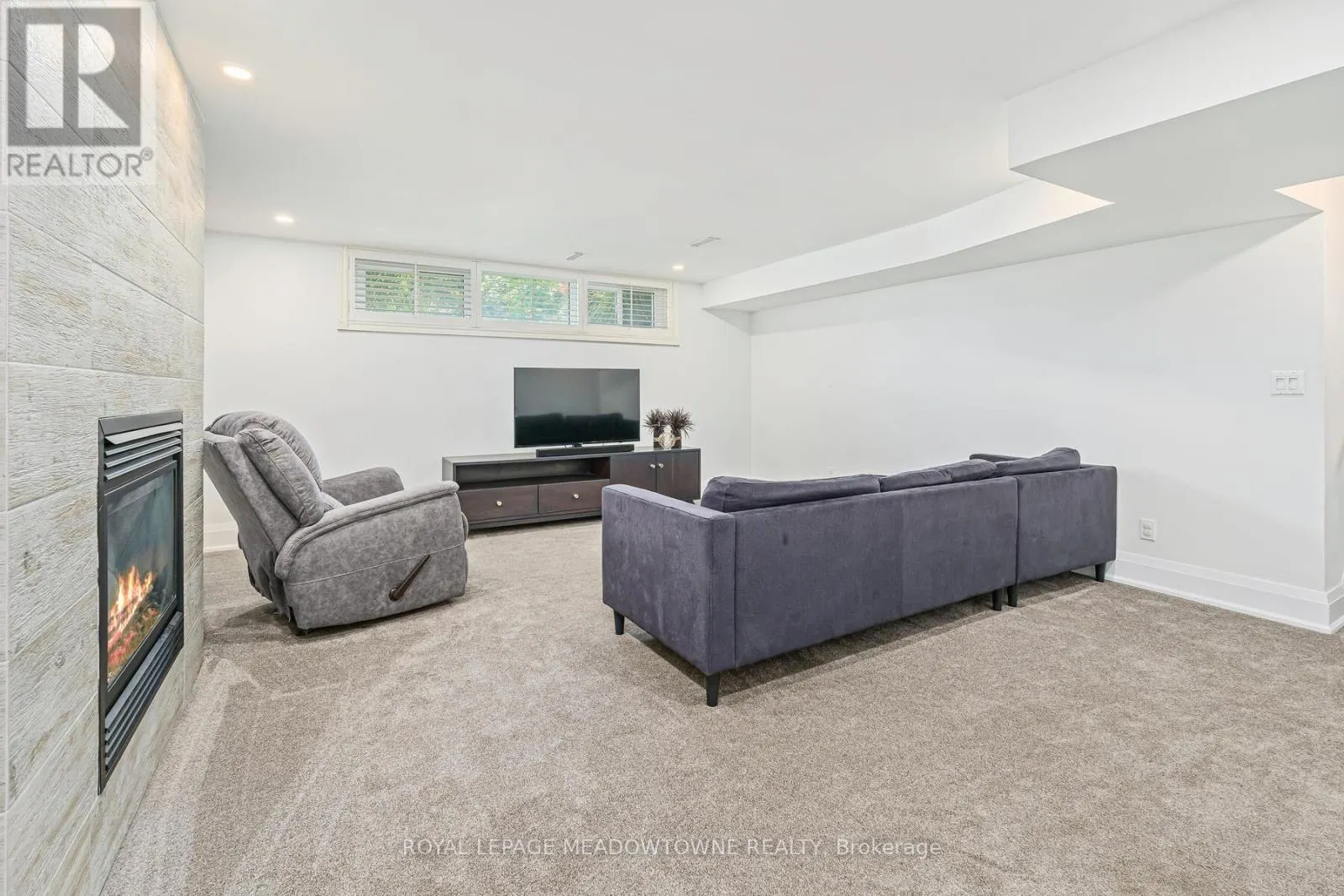 113 IRWIN CRESCENT