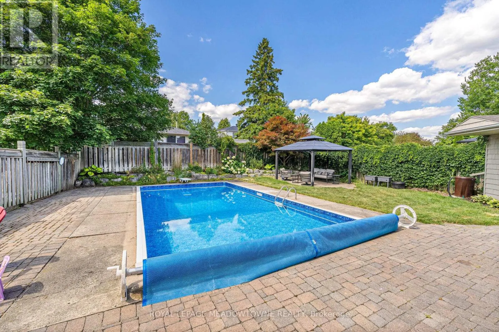 113 IRWIN CRESCENT