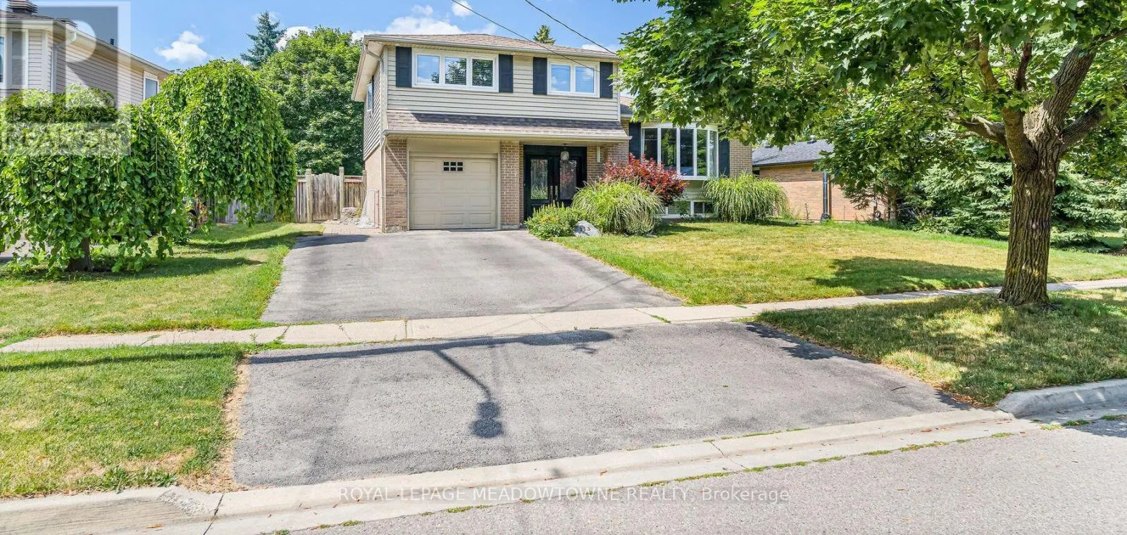 113 IRWIN CRESCENT