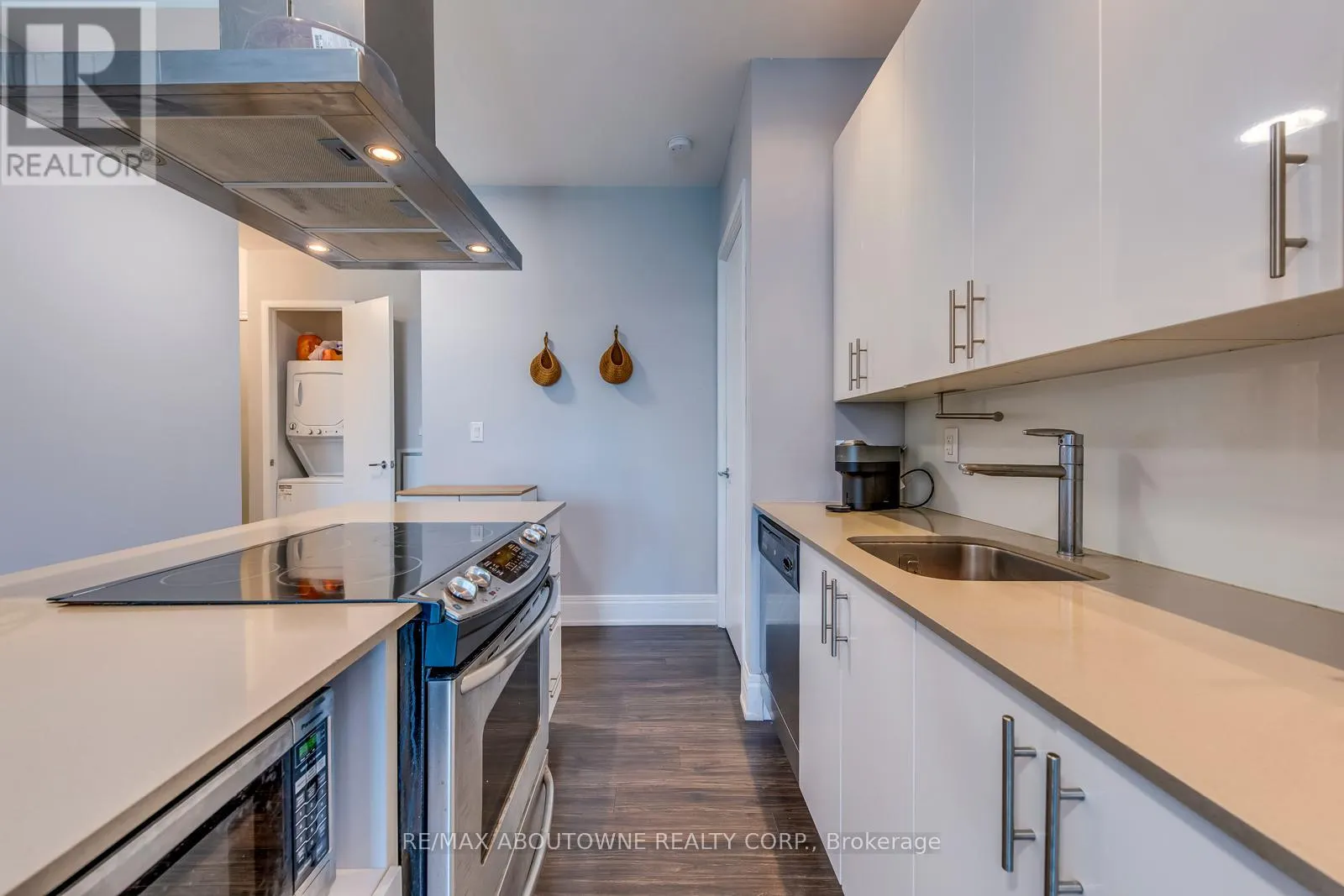 2524 - 165 LEGION ROAD N