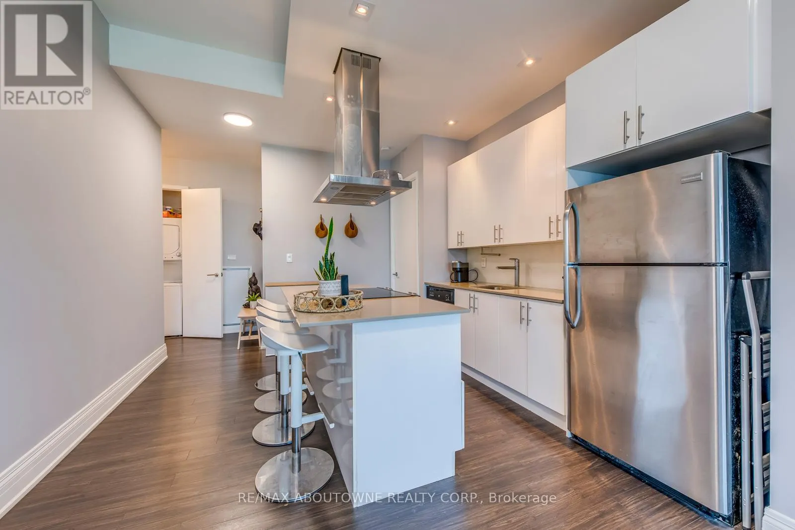2524 - 165 LEGION ROAD N