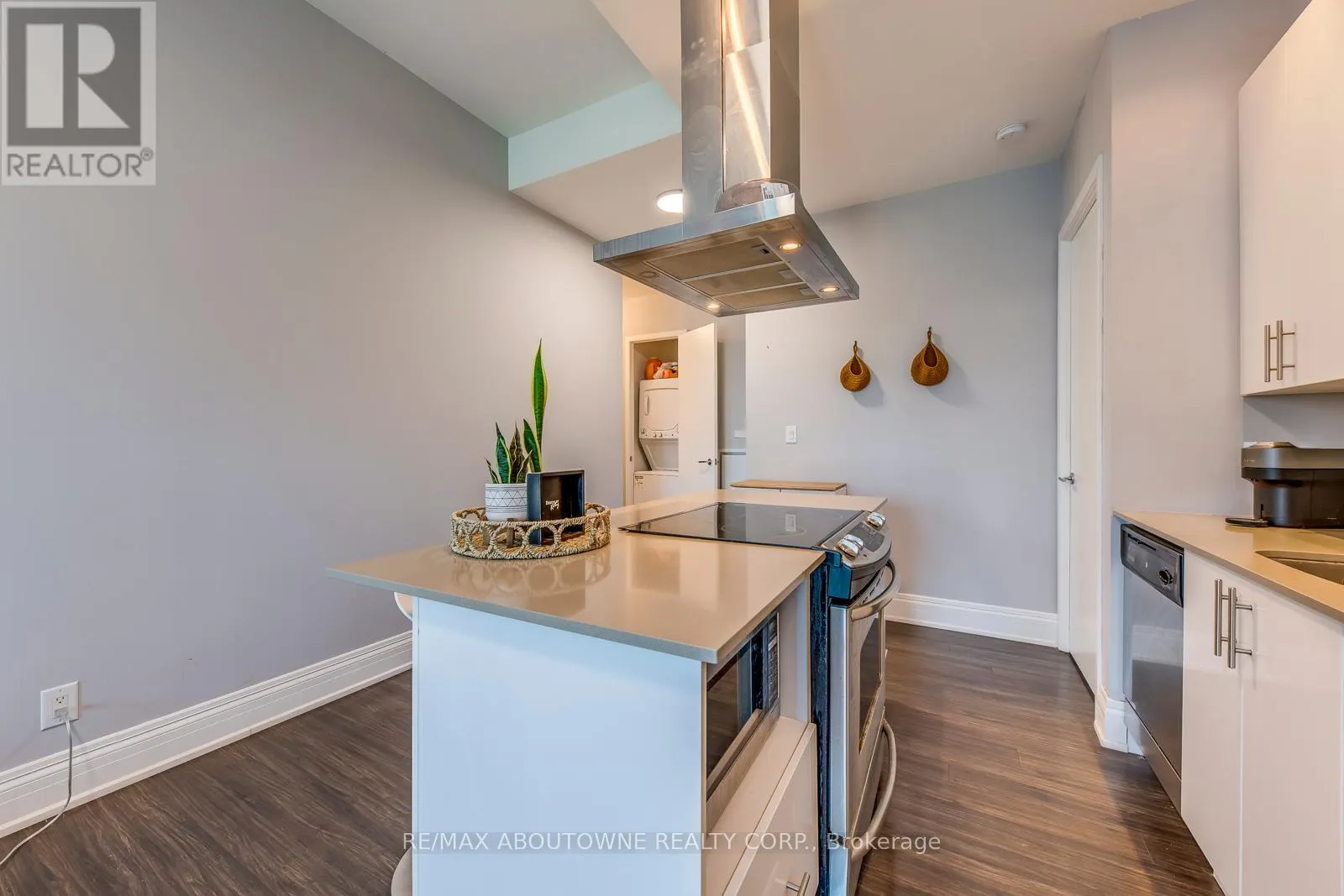 2524 - 165 LEGION ROAD N