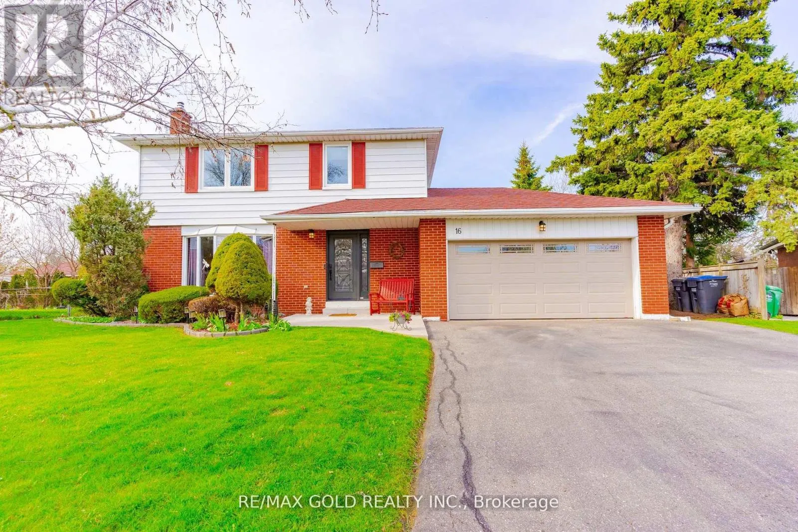 16 DUDLEY PLACE
