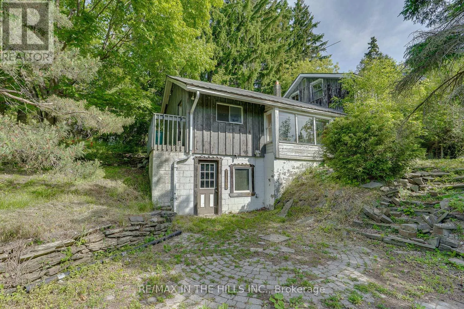 17632 HURONTARIO STREET