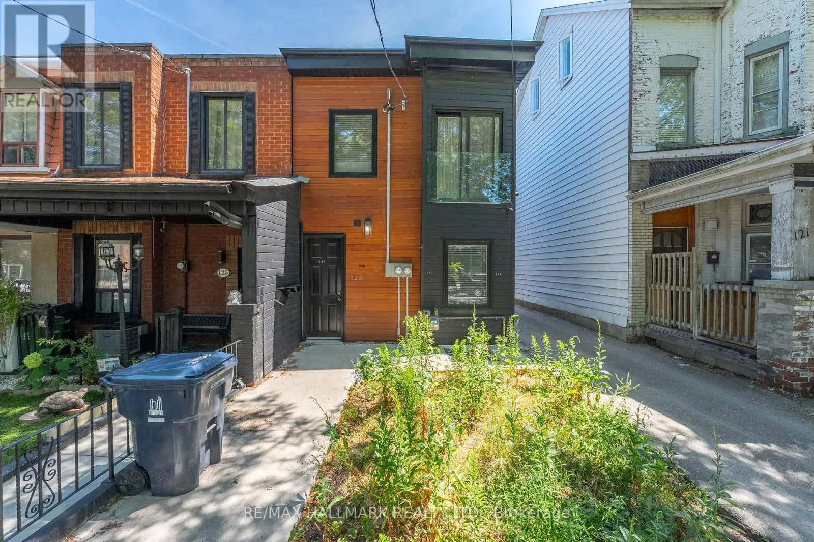 123 LANSDOWNE AVENUE