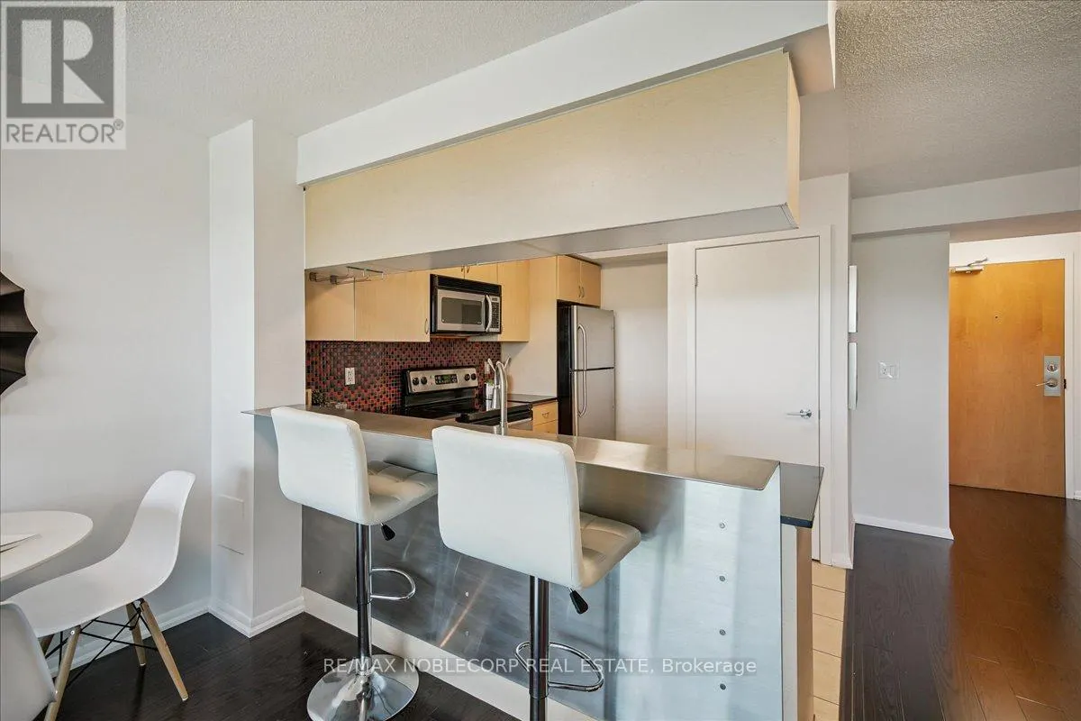 1403 - 185 LEGION ROAD