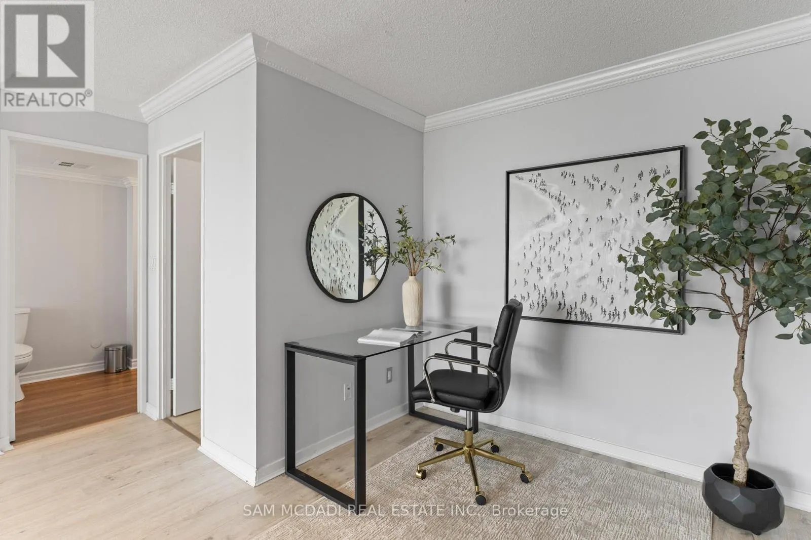 PH837 - 250 MANITOBA STREET