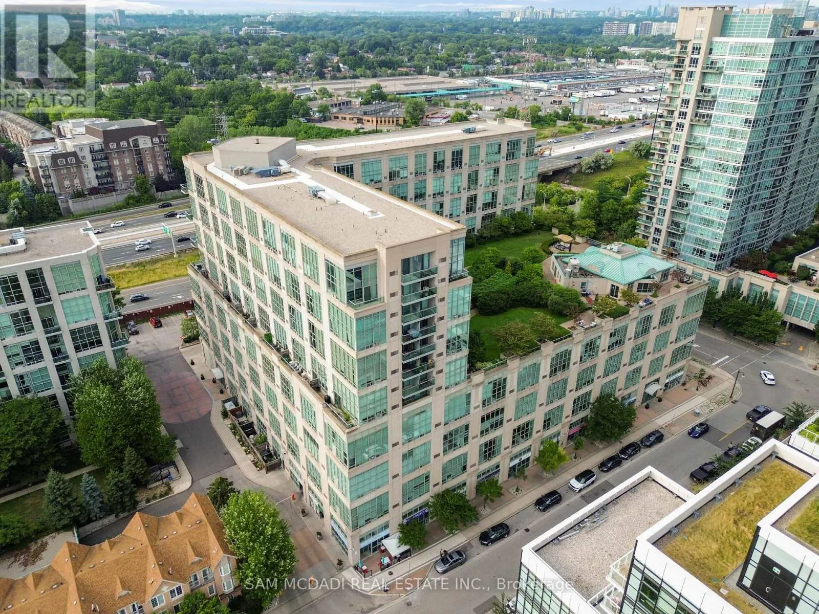PH837 - 250 MANITOBA STREET