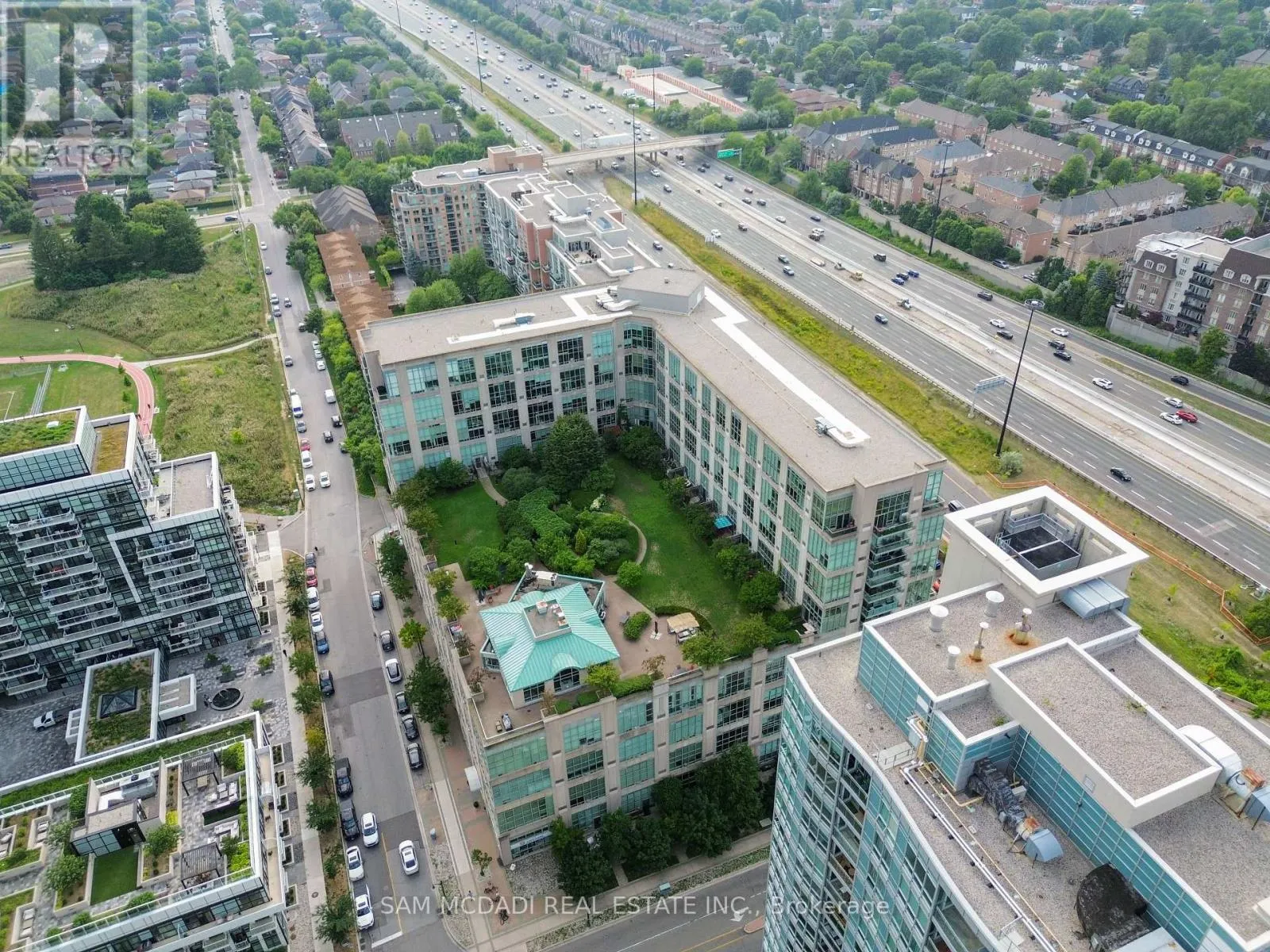 PH837 - 250 MANITOBA STREET