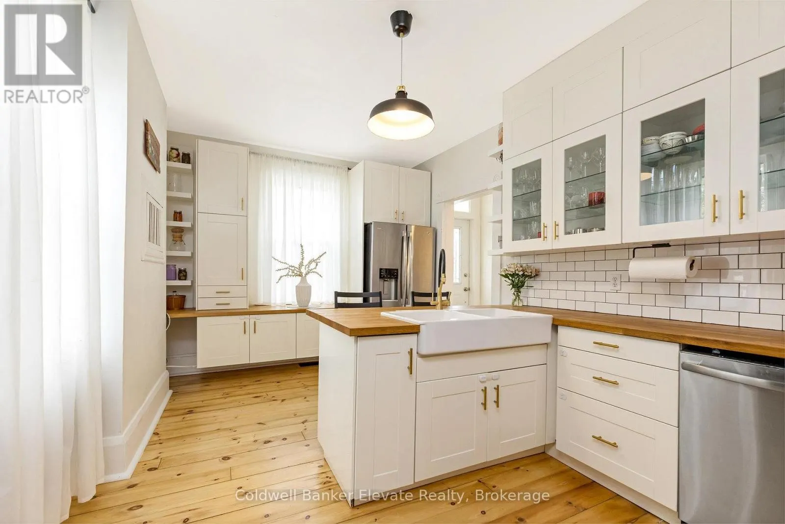 243 QUEEN STREET E
