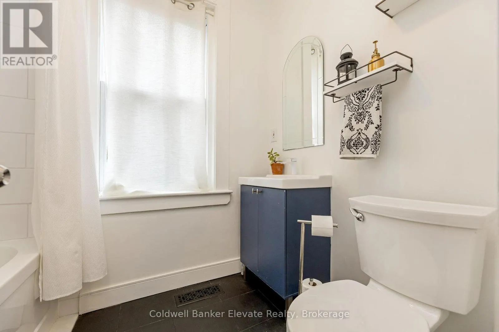 243 QUEEN STREET E