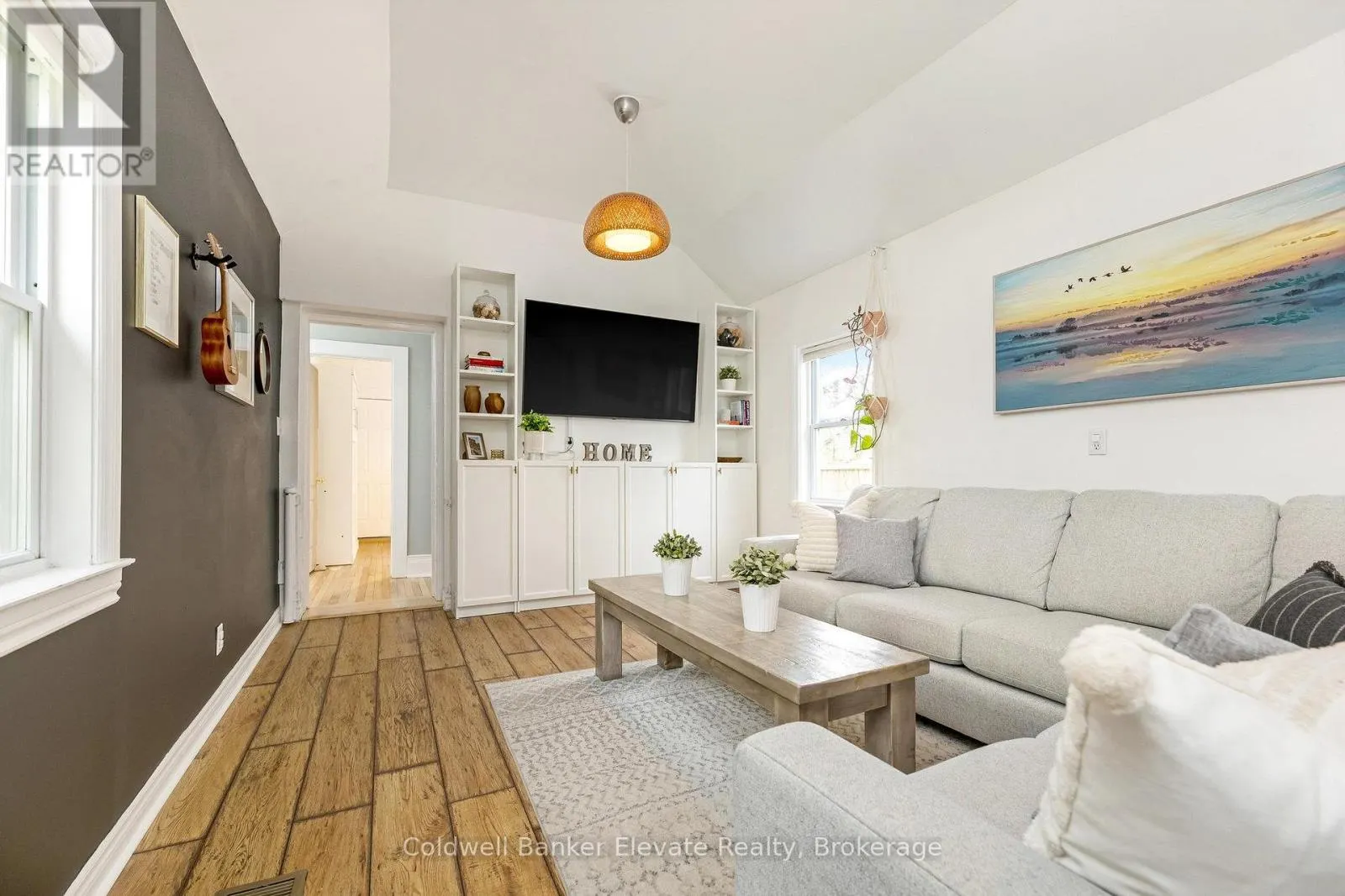 243 QUEEN STREET E