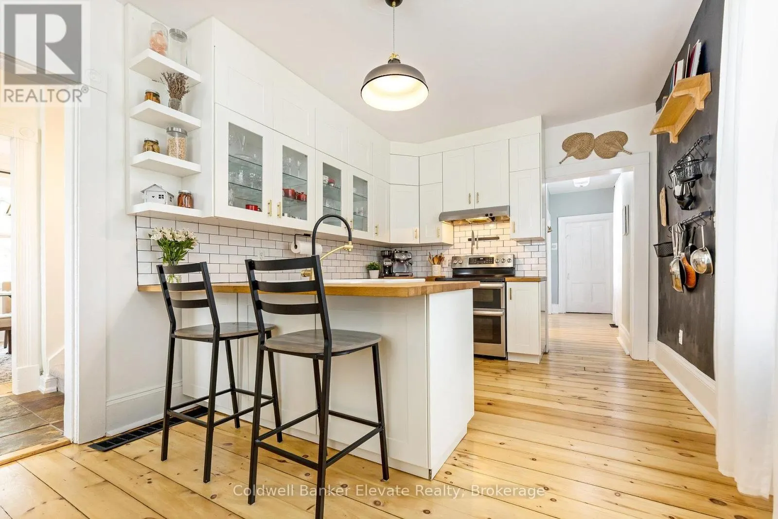 243 QUEEN STREET E