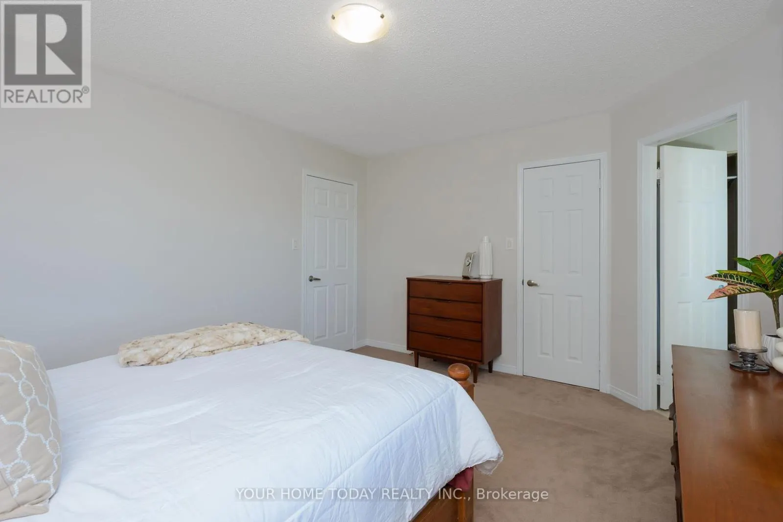 31 ELDERBERRY GATE