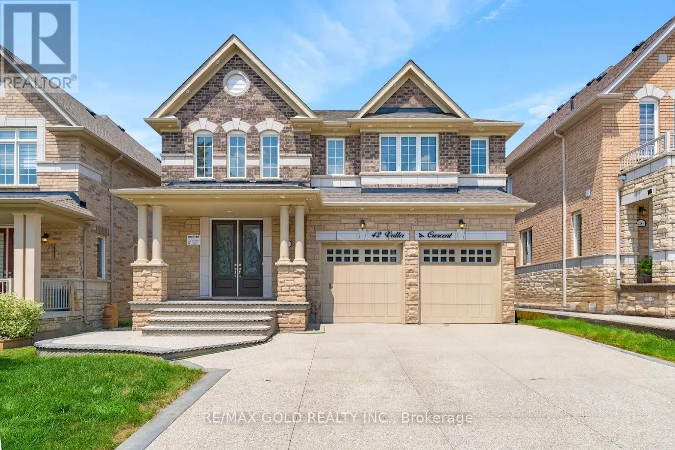 42 VALLEYBROOK CRESCENT S