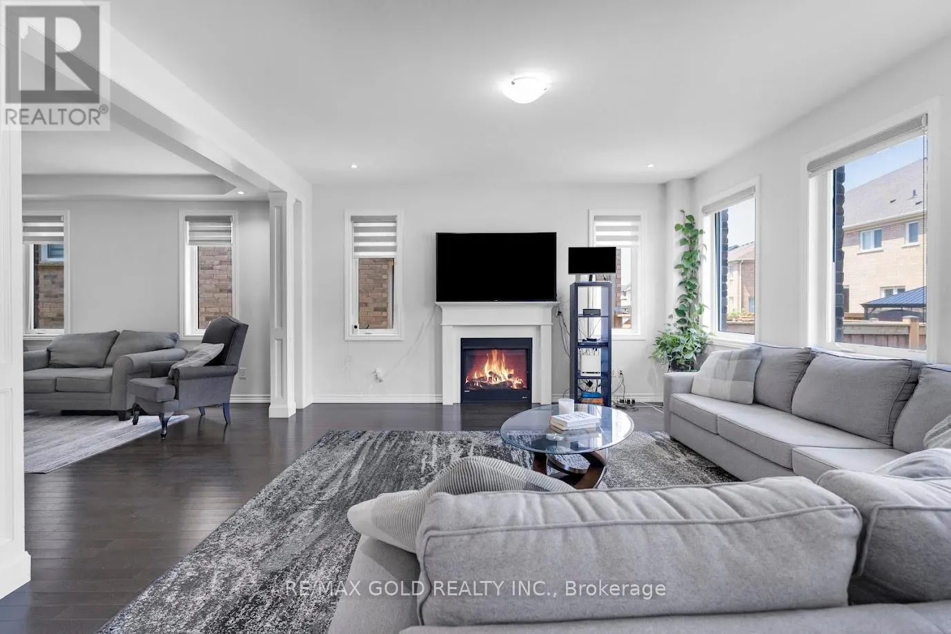 42 VALLEYBROOK CRESCENT S