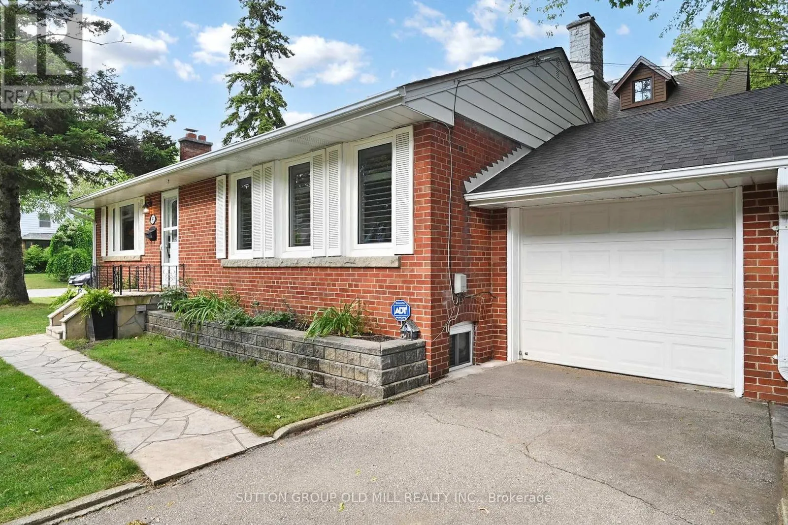 83 ALLANBROOKE DRIVE