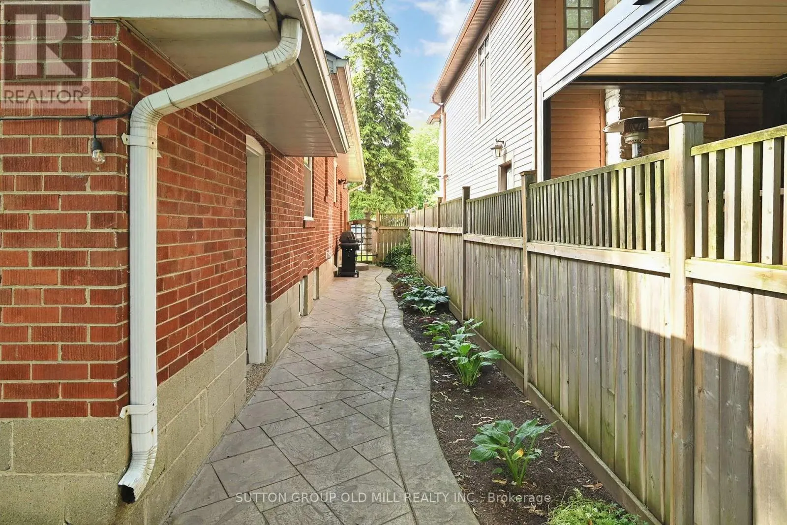 83 ALLANBROOKE DRIVE