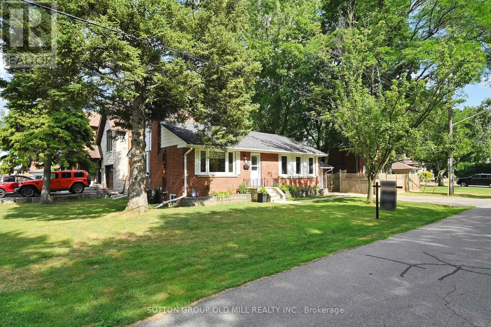 83 ALLANBROOKE DRIVE