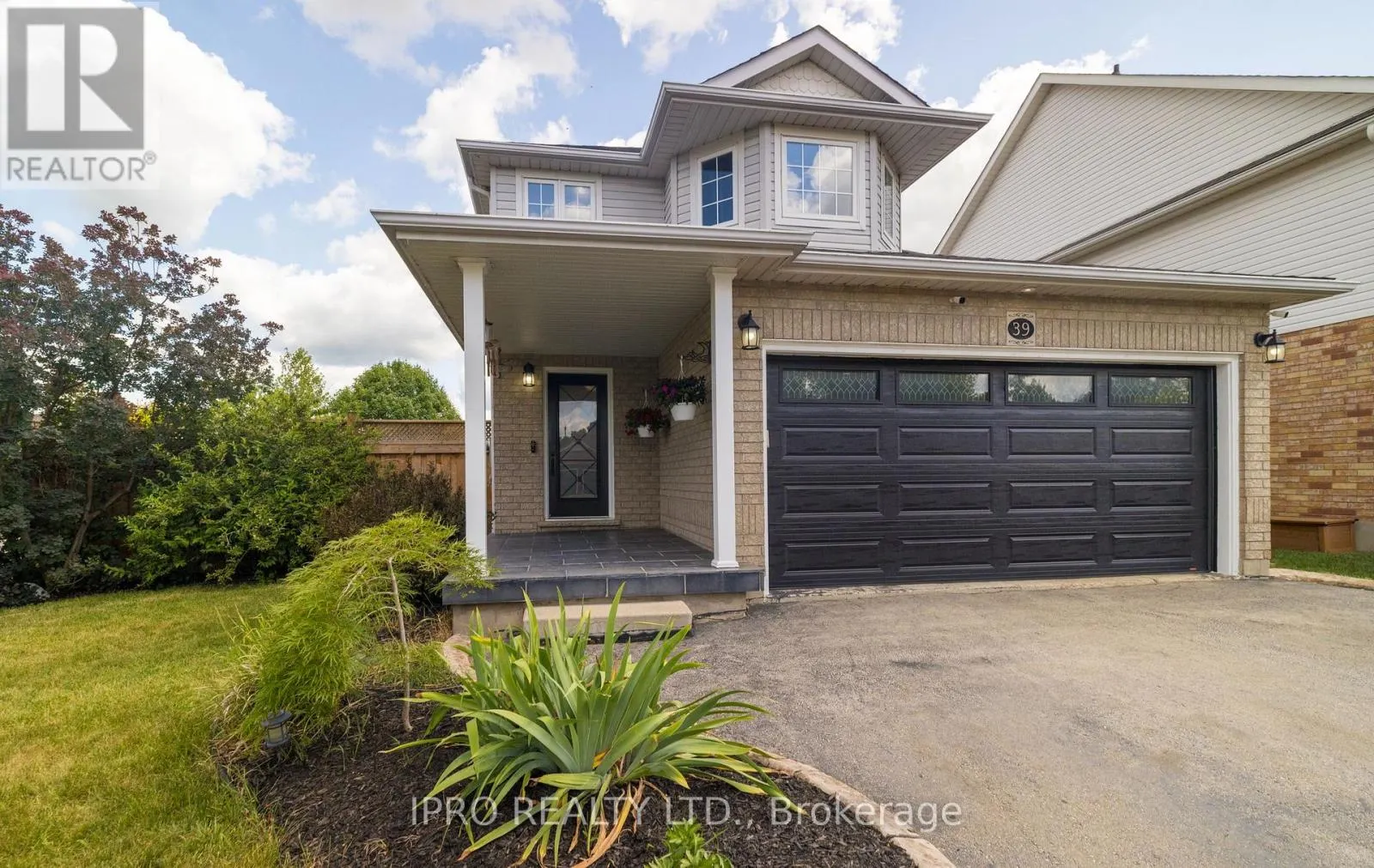 39 BEARDMORE CRESCENT