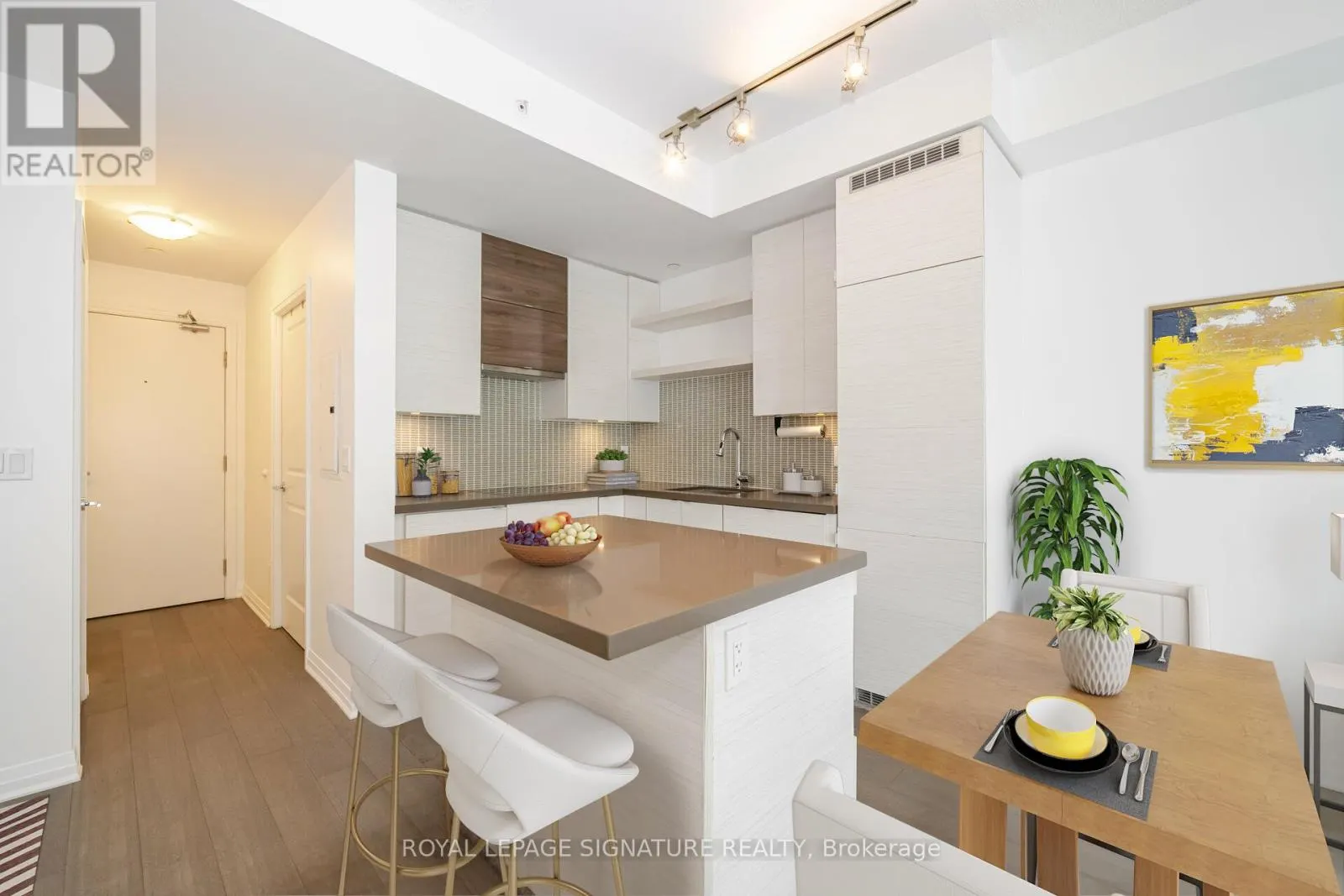 1202 - 59 ANNIE CRAIG DRIVE