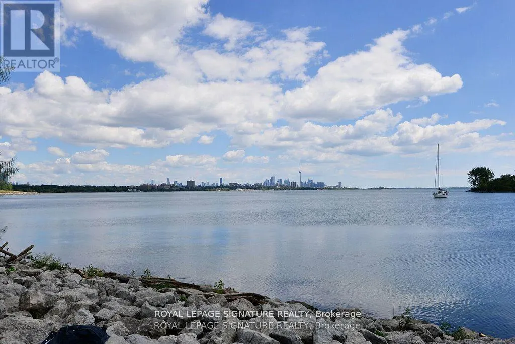1202 - 59 ANNIE CRAIG DRIVE