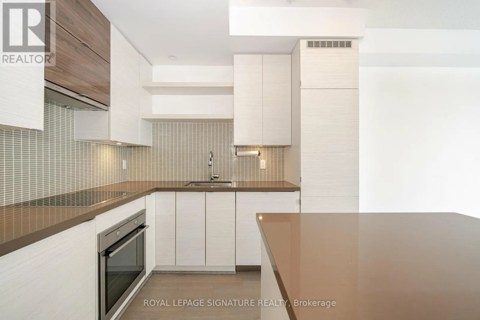 1202 - 59 ANNIE CRAIG DRIVE