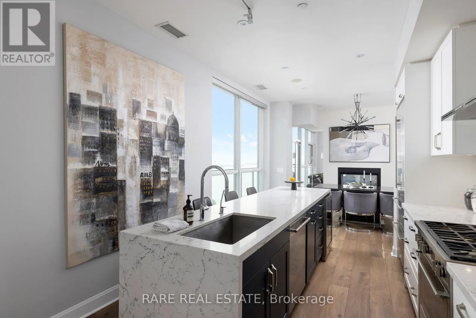 UPH4103 - 33 SHORE BREEZE DRIVE