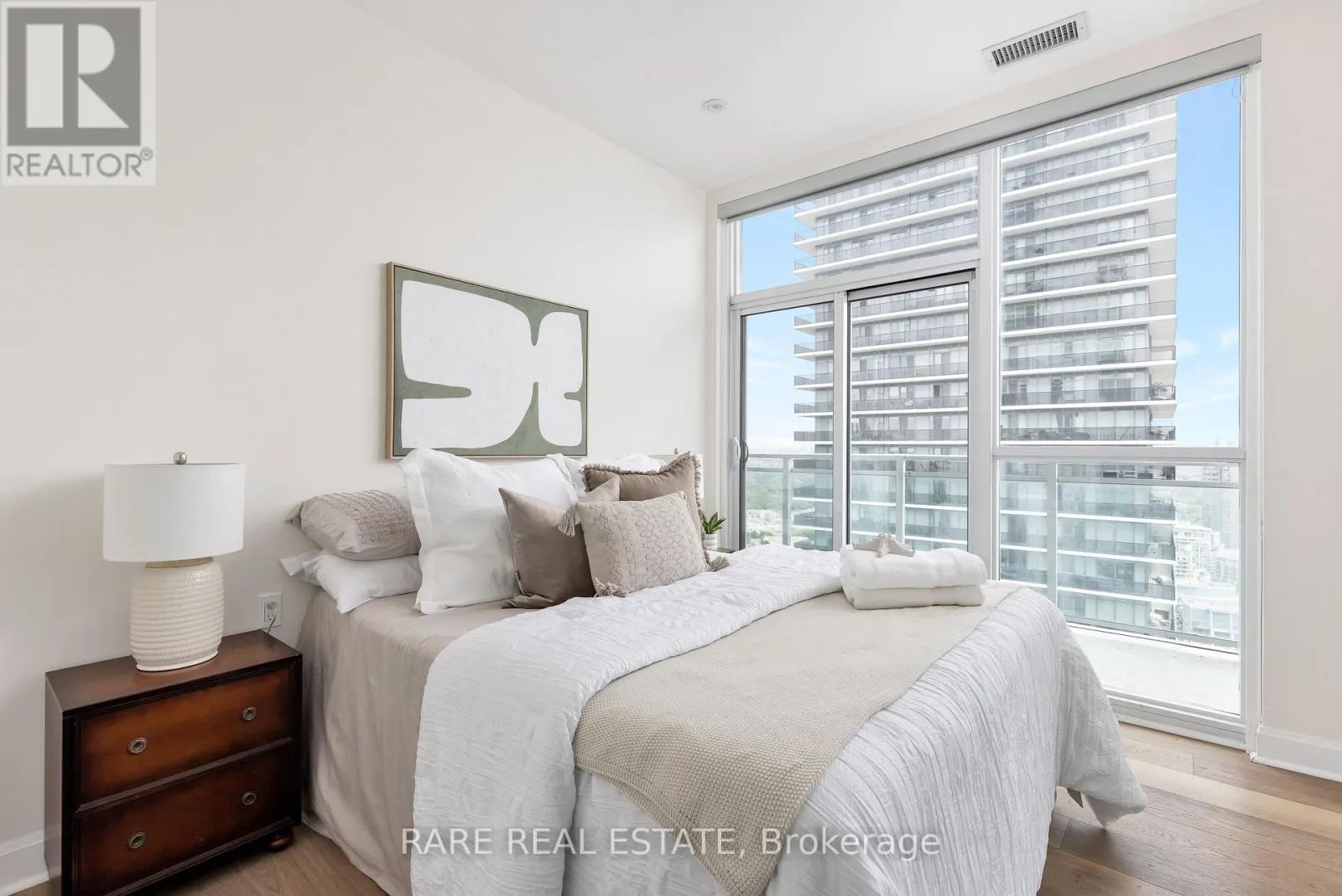 UPH4103 - 33 SHORE BREEZE DRIVE