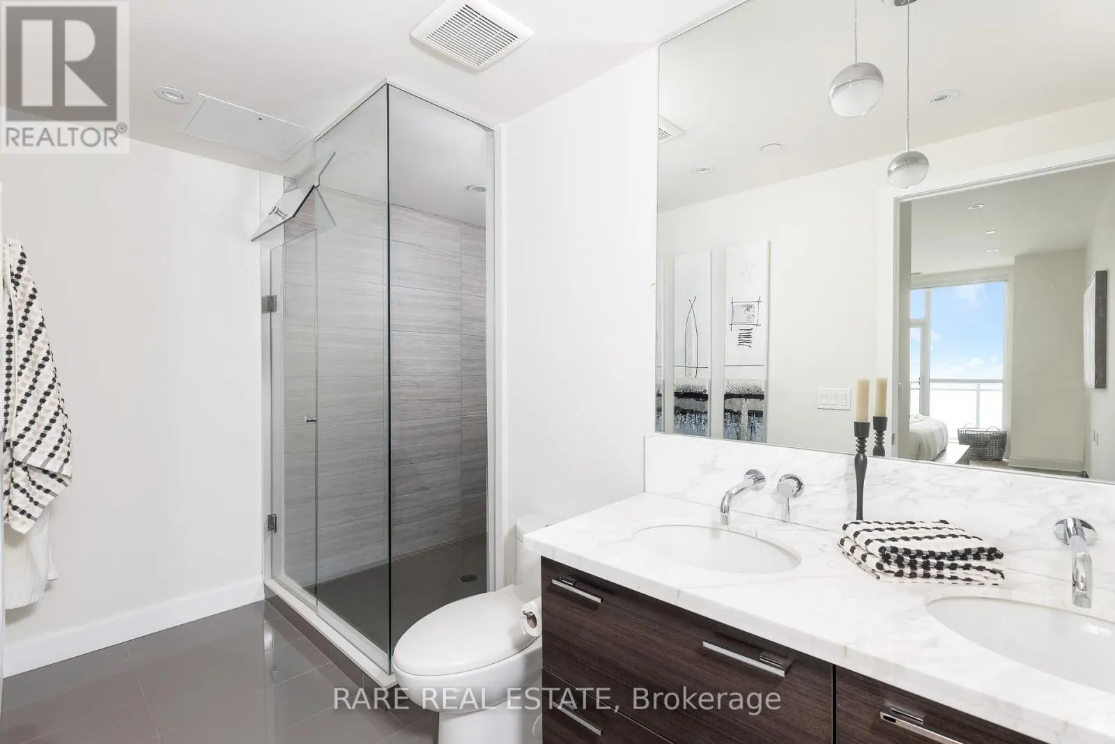 UPH4103 - 33 SHORE BREEZE DRIVE