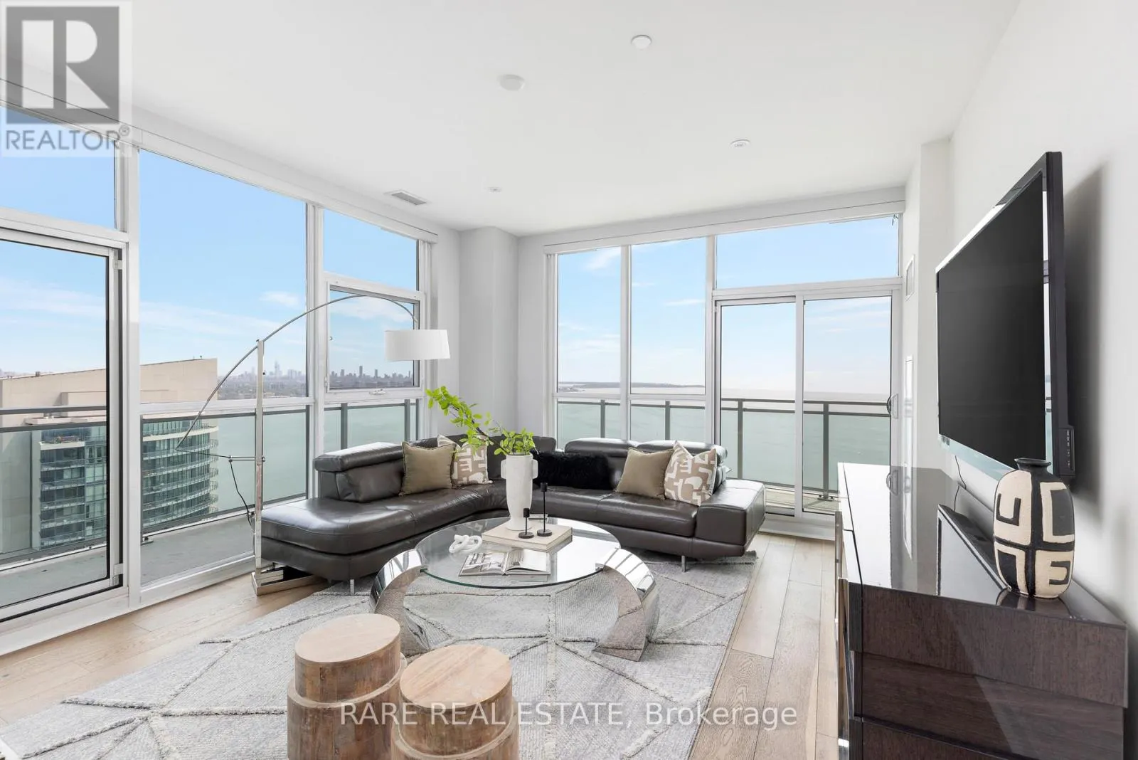 UPH4103 - 33 SHORE BREEZE DRIVE
