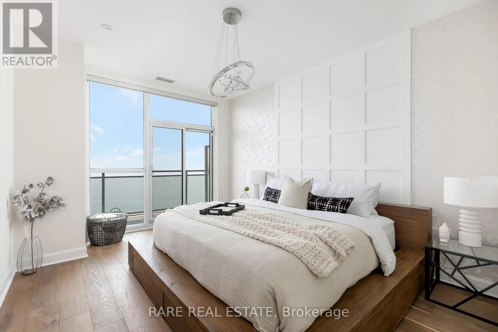 UPH4103 - 33 SHORE BREEZE DRIVE