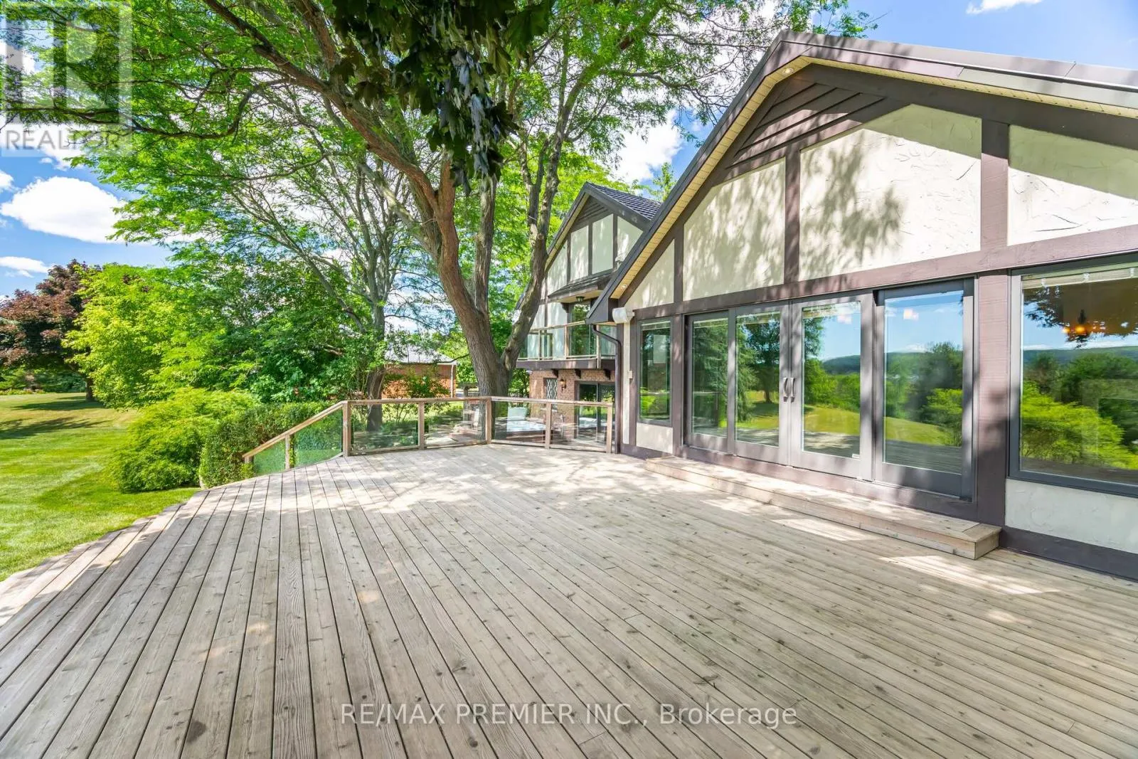 18 INGLEVIEW DRIVE