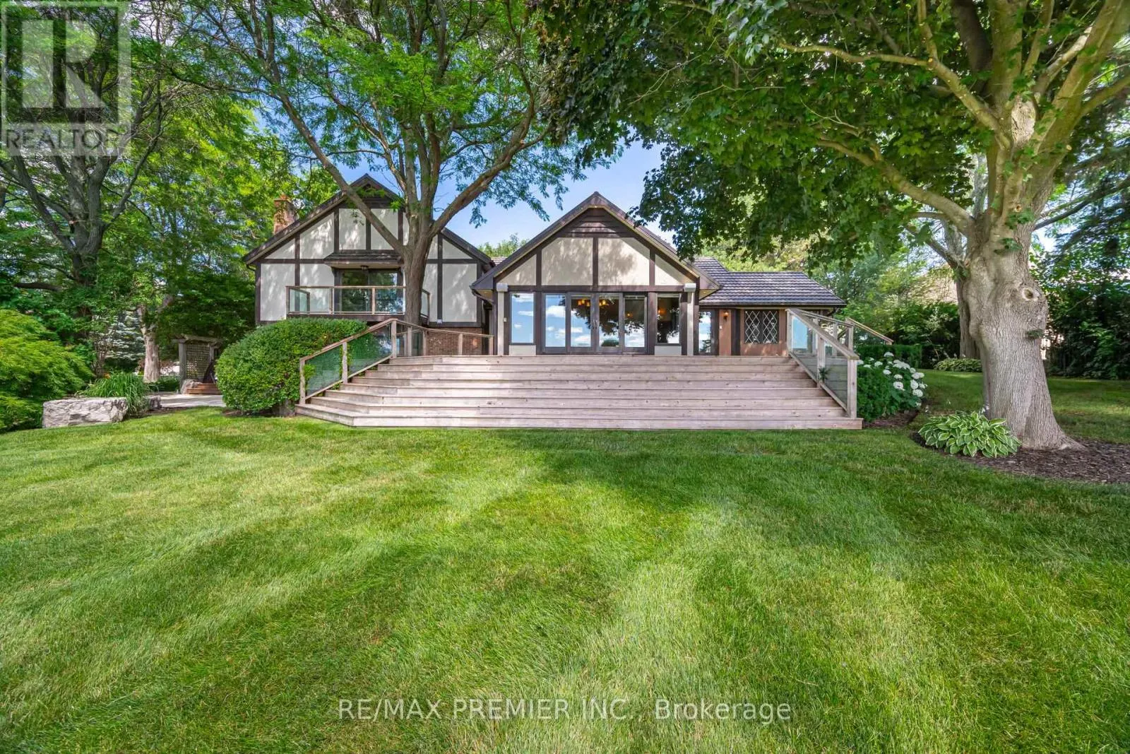 18 INGLEVIEW DRIVE