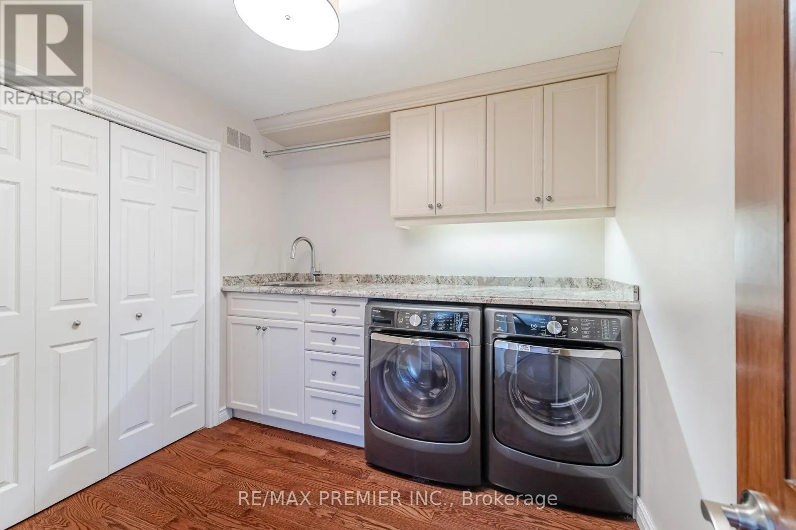 18 INGLEVIEW DRIVE