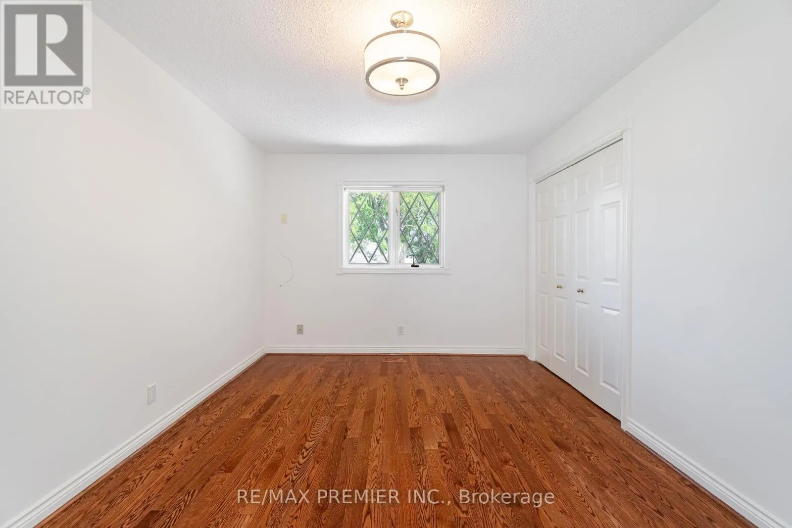 18 INGLEVIEW DRIVE