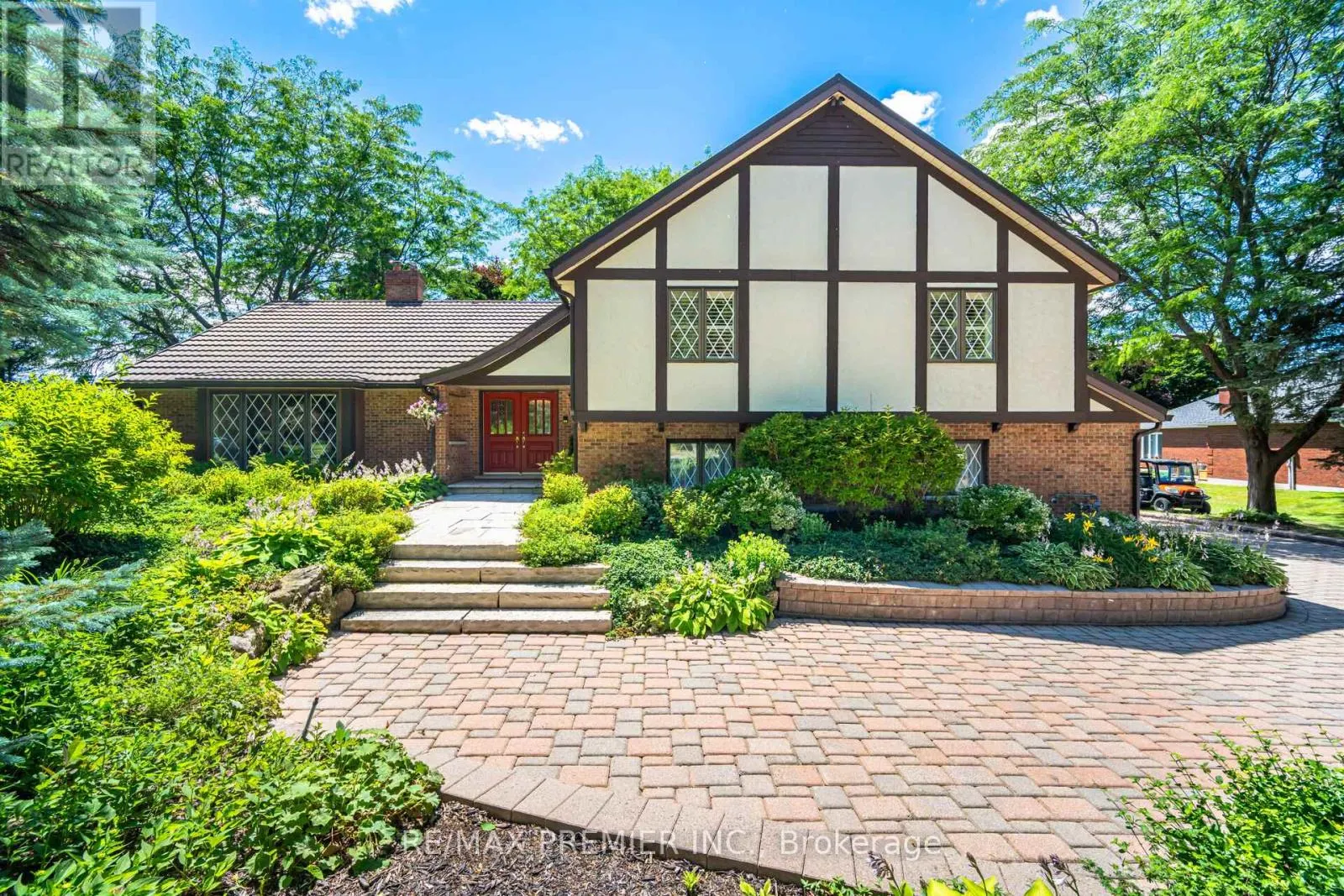 18 INGLEVIEW DRIVE