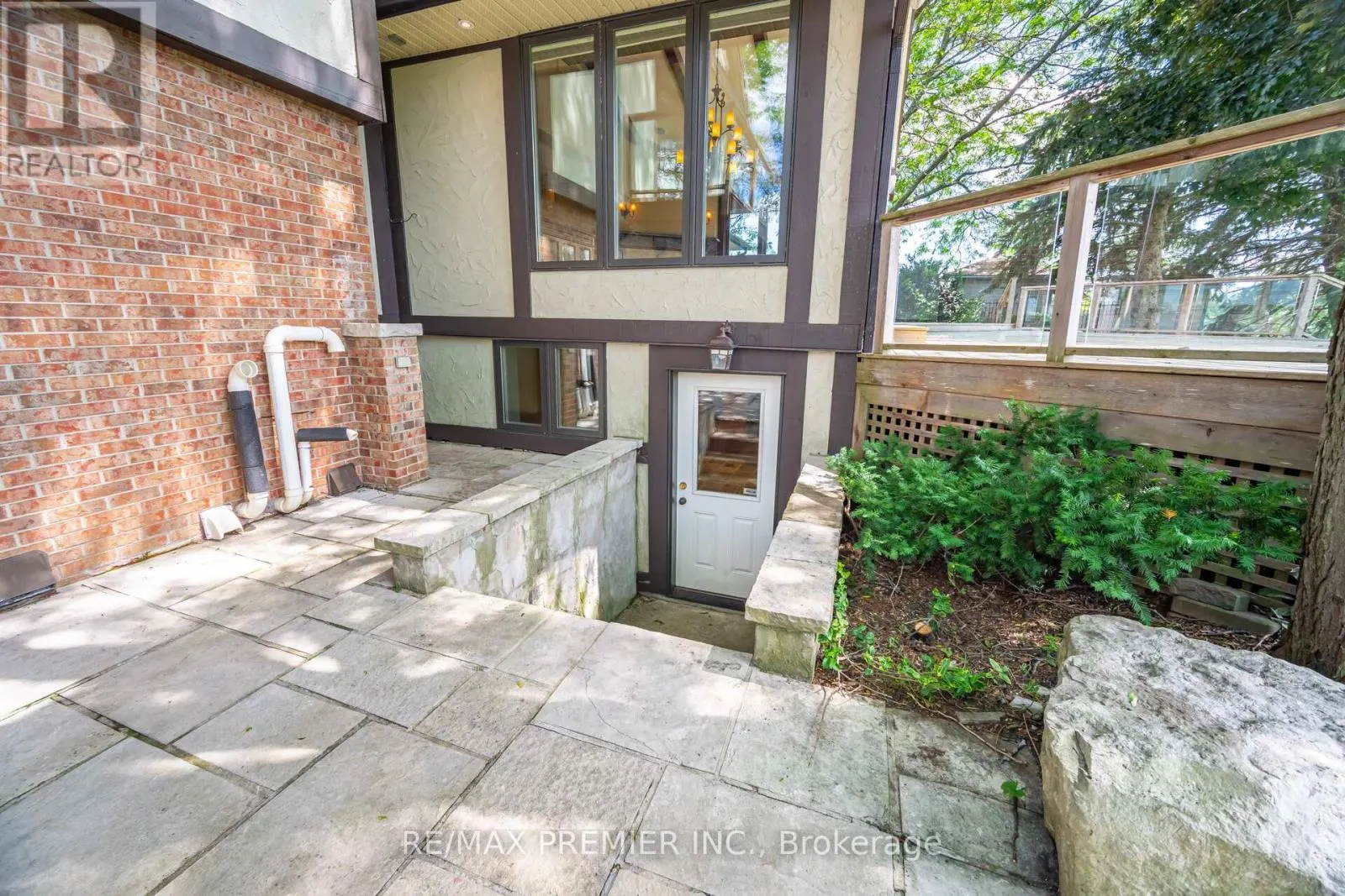 18 INGLEVIEW DRIVE