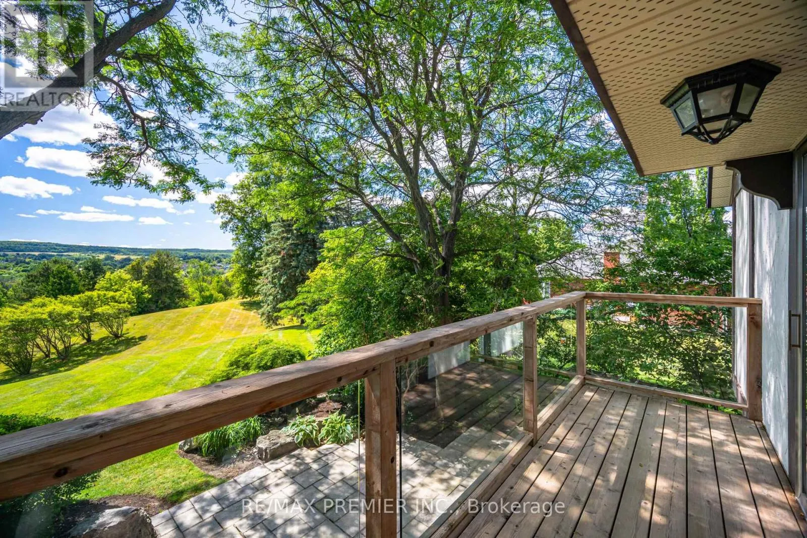18 INGLEVIEW DRIVE