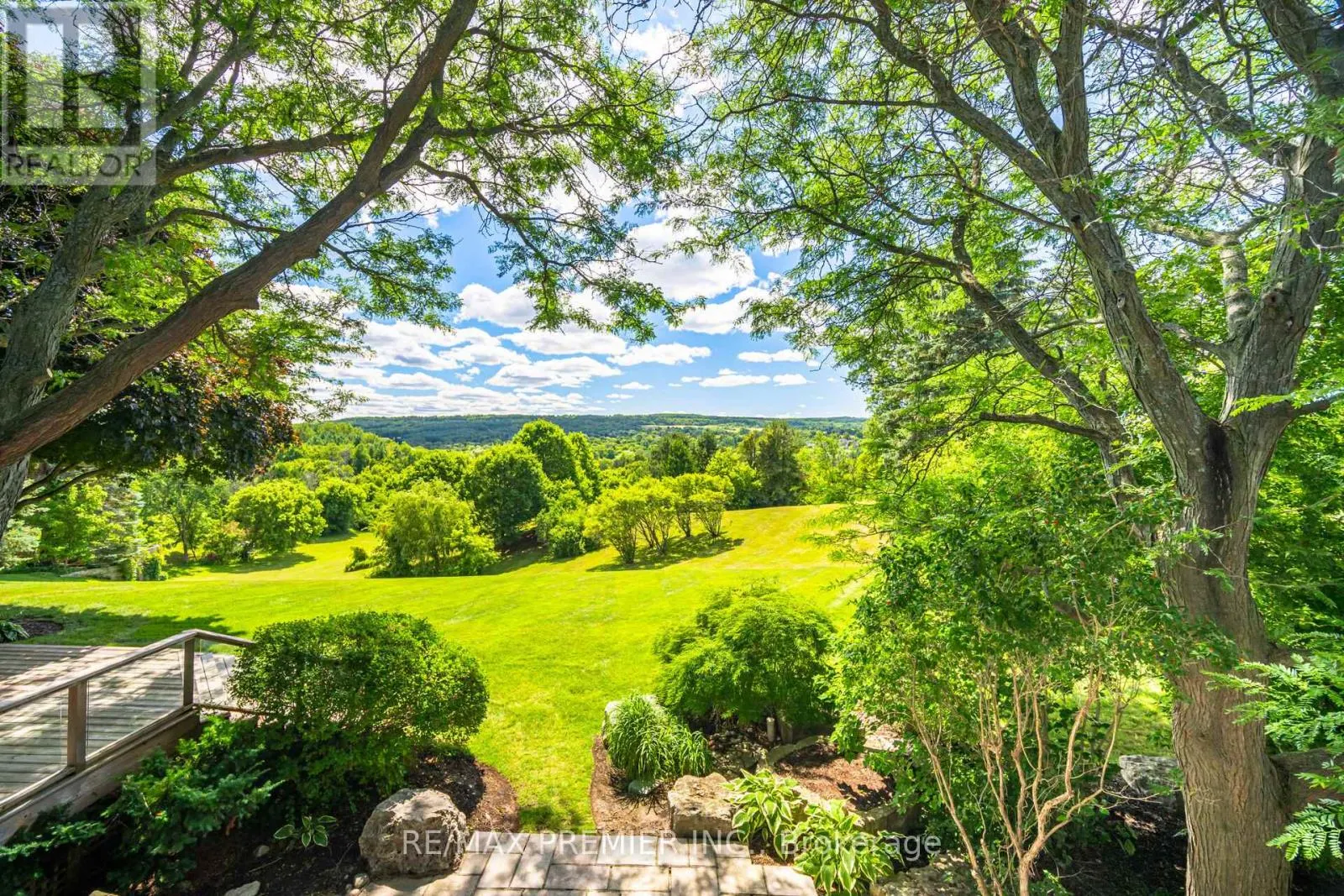 18 INGLEVIEW DRIVE