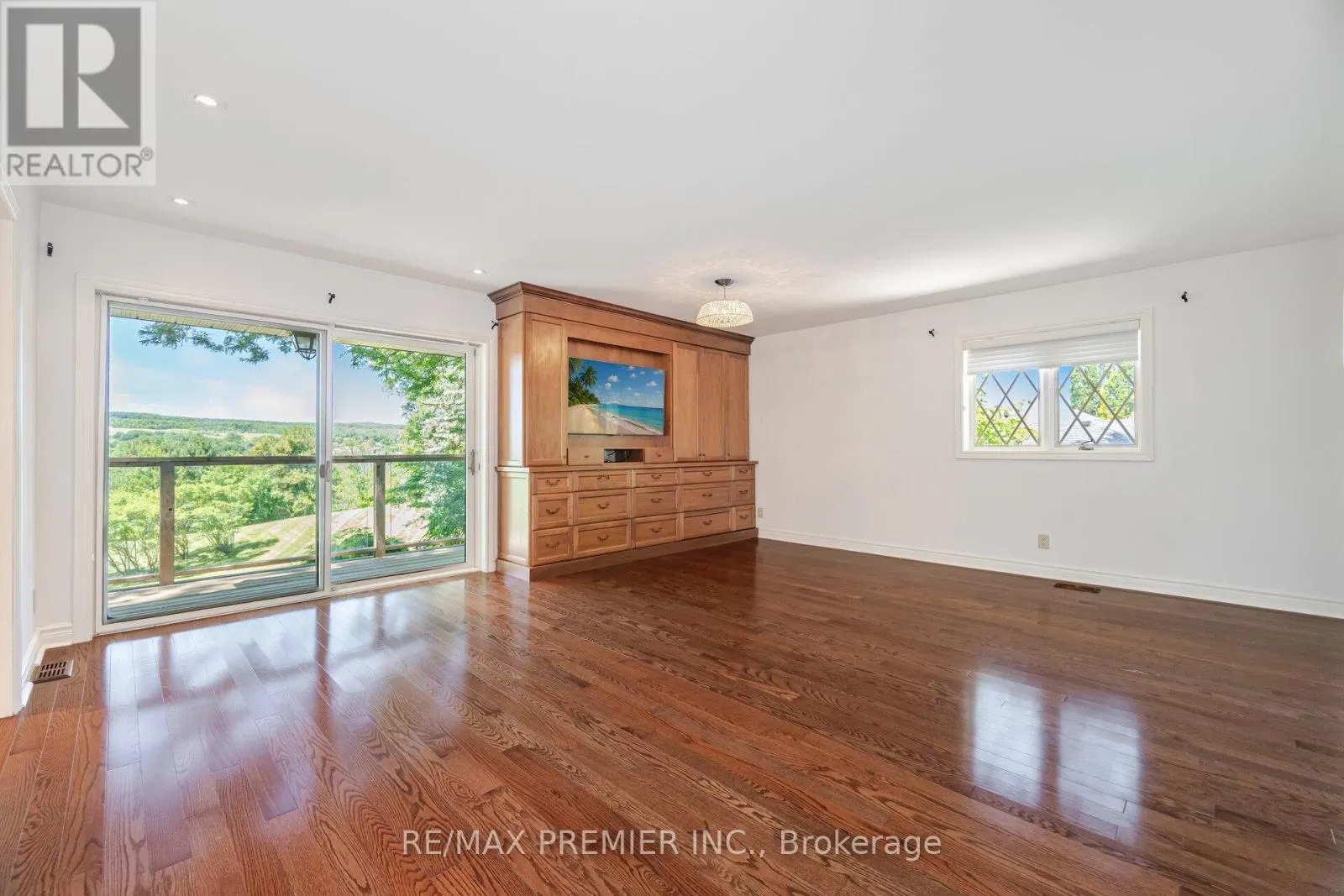 18 INGLEVIEW DRIVE