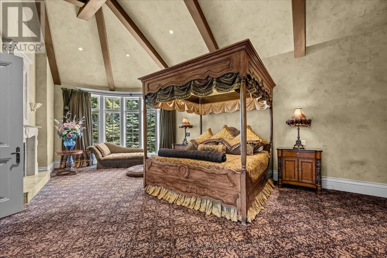 10090 PINEVIEW TRAIL