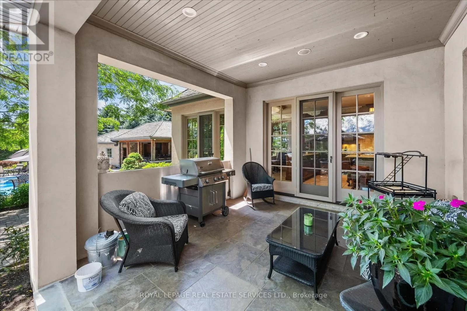 10090 PINEVIEW TRAIL