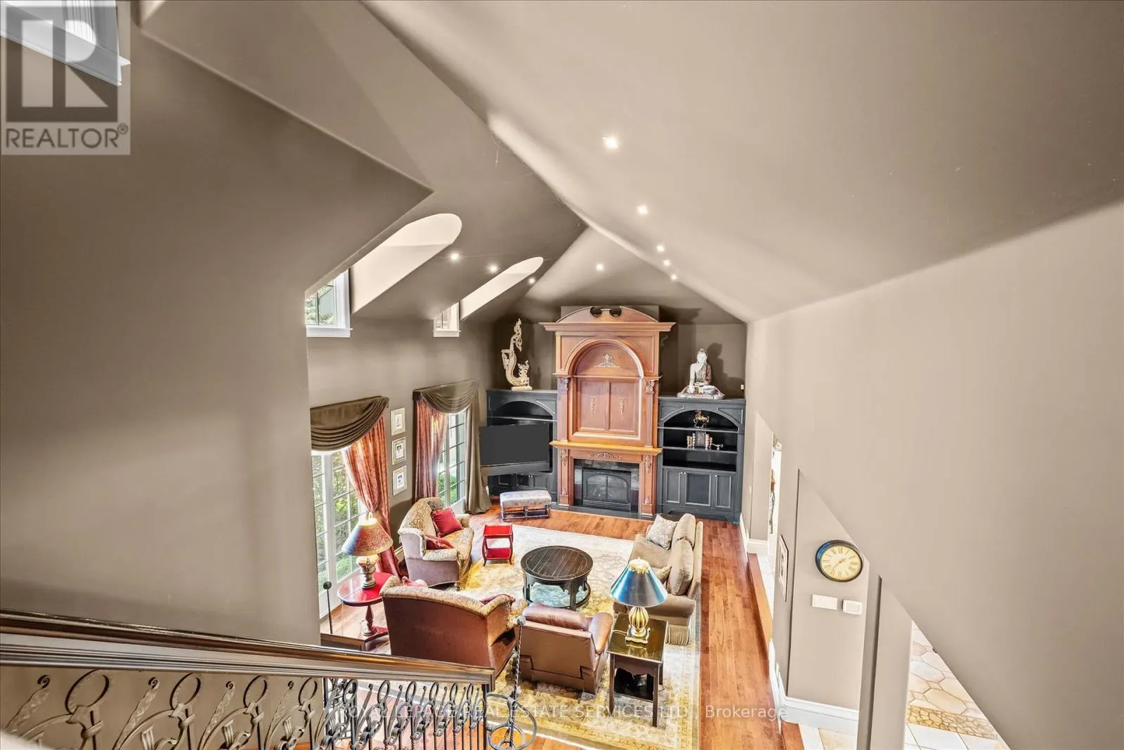 10090 PINEVIEW TRAIL