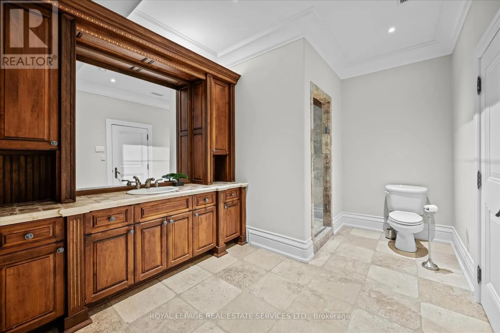 10090 PINEVIEW TRAIL