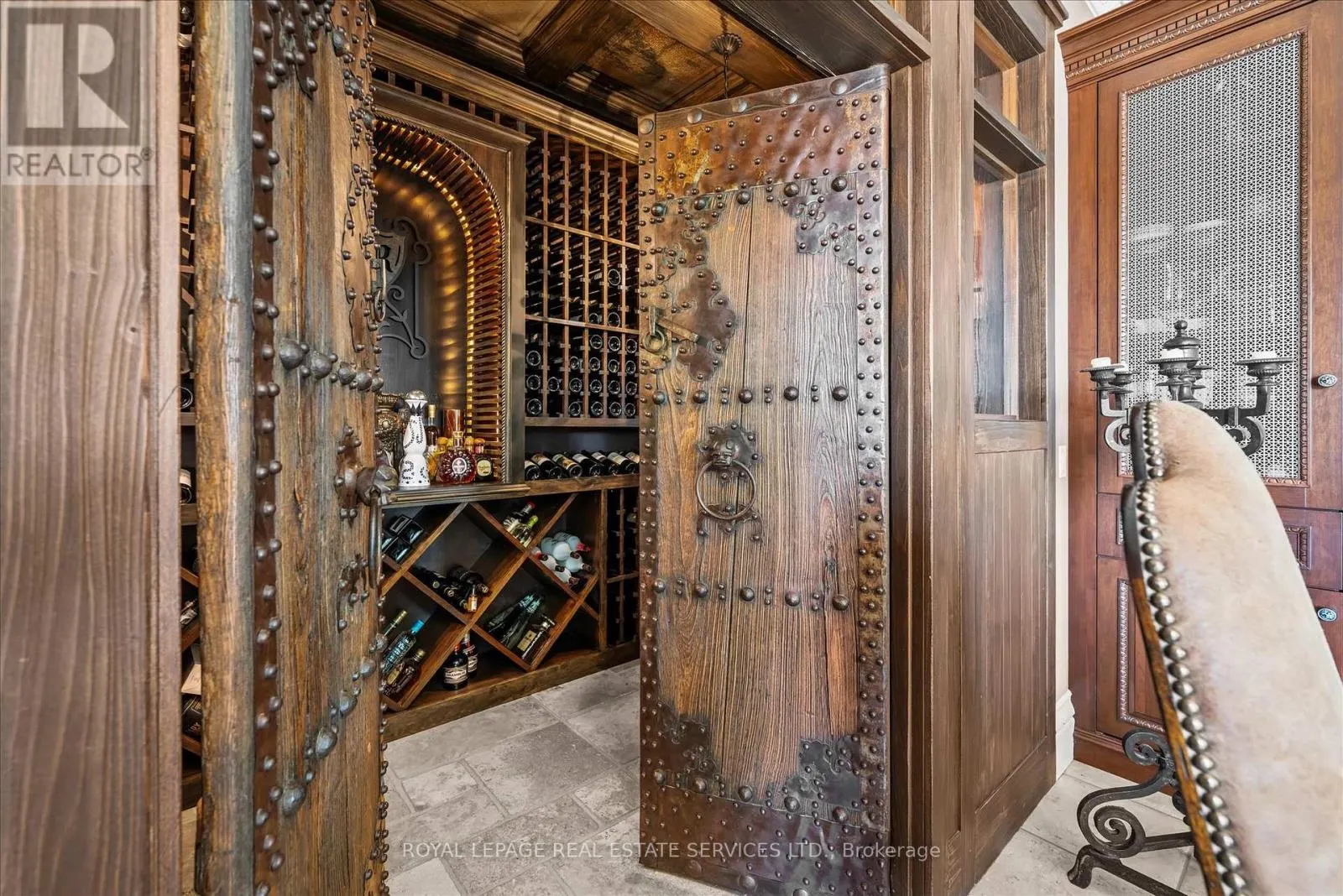 10090 PINEVIEW TRAIL